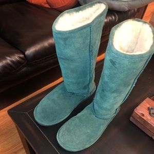Bearpaw boots